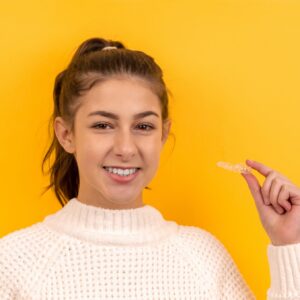How to Choose Between Braces and Invisalign