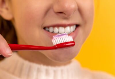 Best Ways to Whiten Your Teeth Naturally
